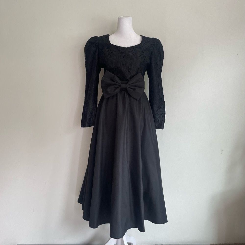 Vintage Ursula of Switzerland 80’s Black Lace Whimsigoth Victorian Dress  Sz 3-4